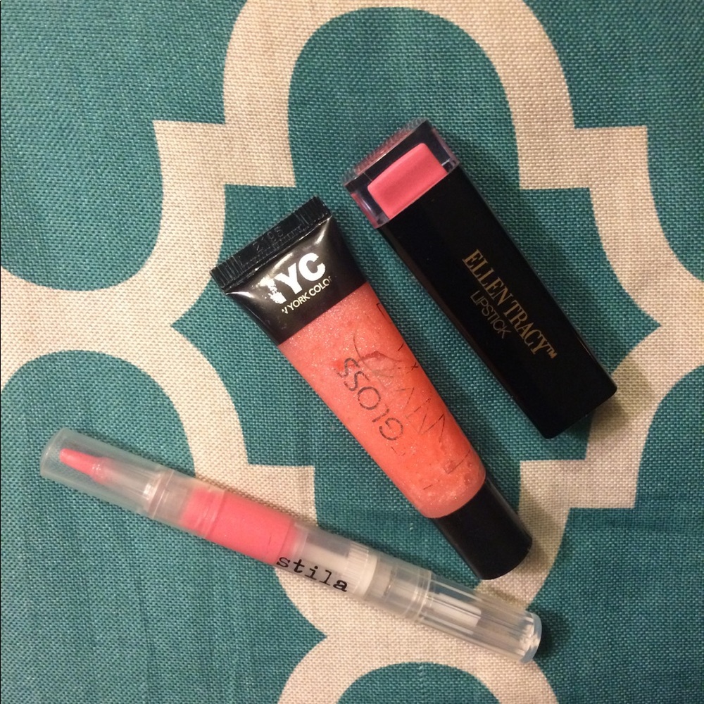 Lip gloss lipstick bundle in pink/ peach